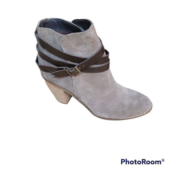 DV by Dolce Vita Suede Ankle Booties with Straps. Size 8.5. NWOT. - Picture 1 of 11